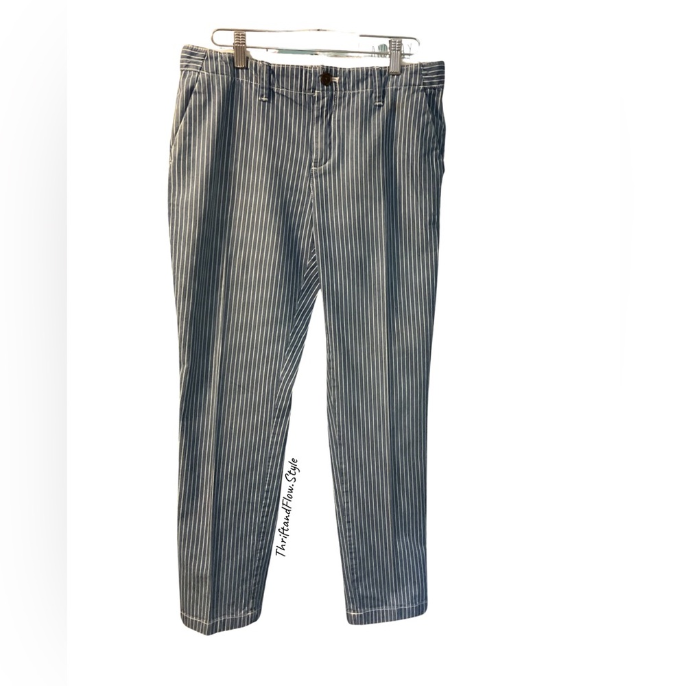 GAP | GIRLFRIEND CHINO | SIZE 8 | WHITE STRIPPED BLUE JEANS | 28” INSEAM |